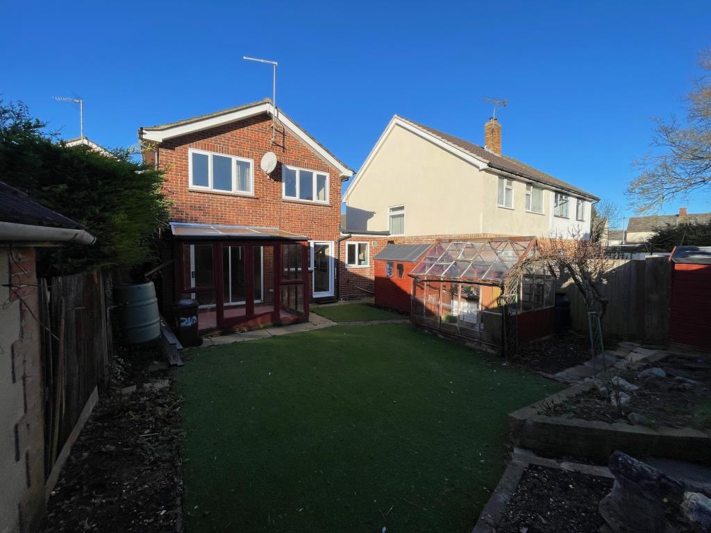Lot: 118 - THREE-BEDROOM HOUSE FOR IMPROVEMENT - Rear Elevation back garden and conservatory